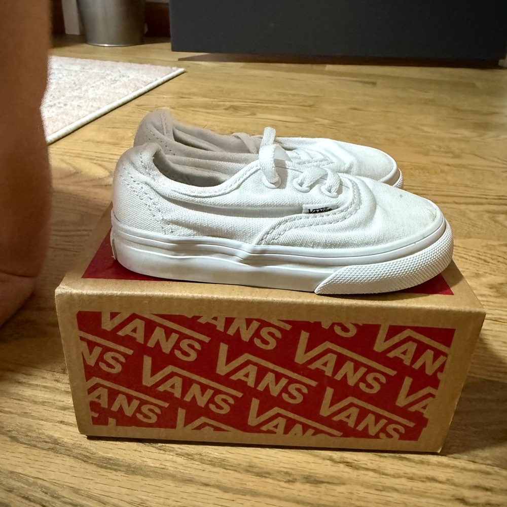 Vans True White Authentic Sneakers